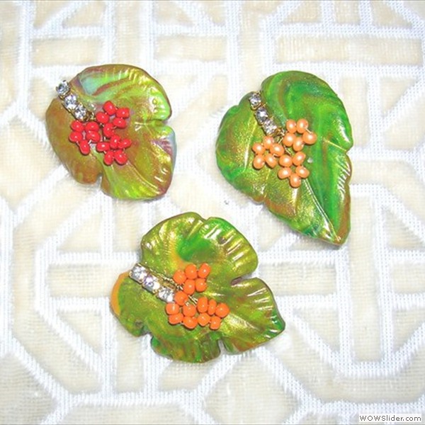 scattered_leaves_medium