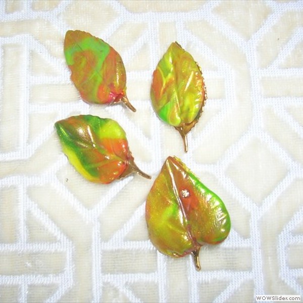 scattered_leaves_mini