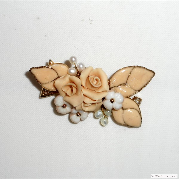 smalto_beige_spilla